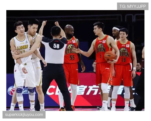 阻挡和带球撞人区别规则解析:裁判判定核心标准 阻挡和带球撞人区别规则解析:裁判判定核心标准